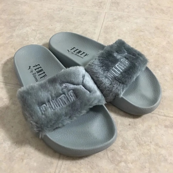 puma gray slides